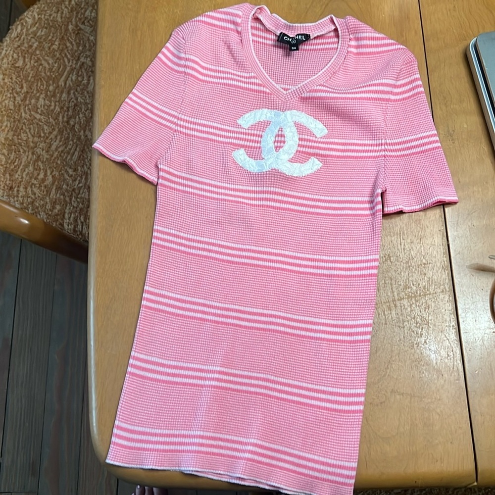 NWOT CHANEL 19C CC LOGO KNIT TOP SZ 34 Pink & white Authentic